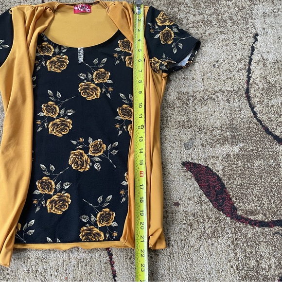 NWOT Women’s Mustard flower print shirt floral vest connected vintage 🏵️💐 - Picture 5 of 12